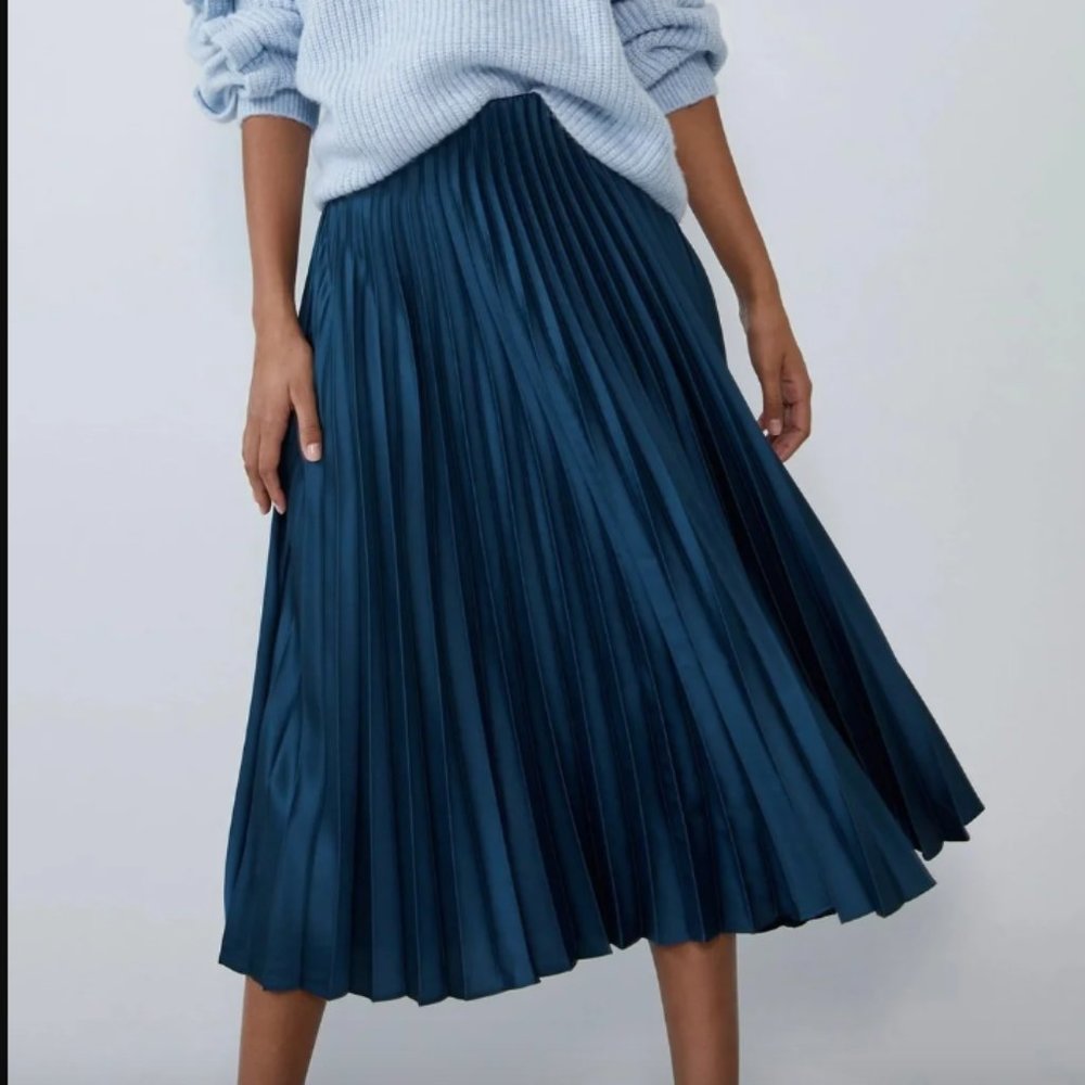 Zara Green Satin Pleated Skirt